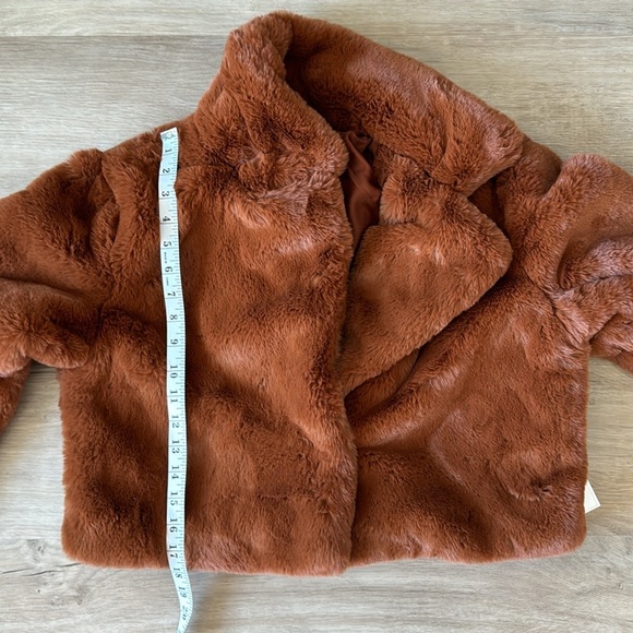Forever 21 Plush Cropped Faux Fur Coat sz M - Picture 4 of 12